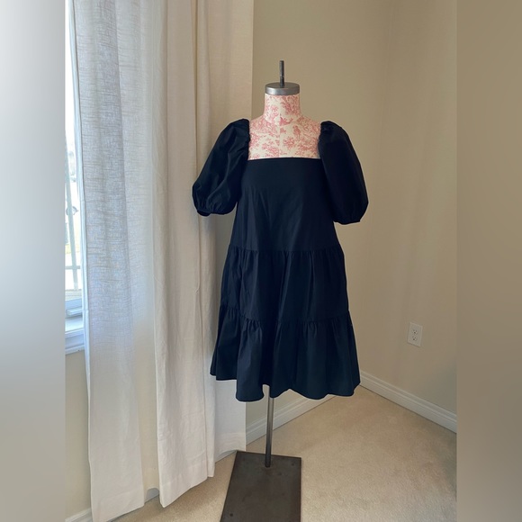H&M Puff-sleeved Dress - Picture 1 of 9